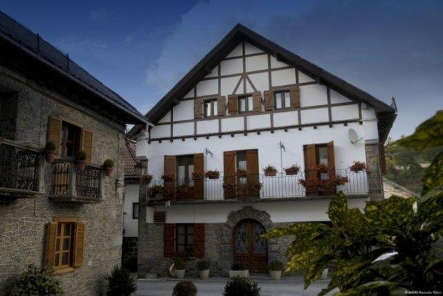 Hostal Casa Sario Jaurrieta Εξωτερικό φωτογραφία
